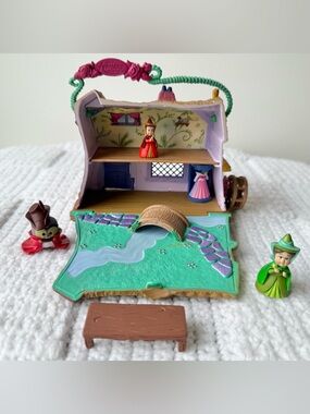 Disney Animators Littles Aurora Cottage Playset Sleeping Beauty